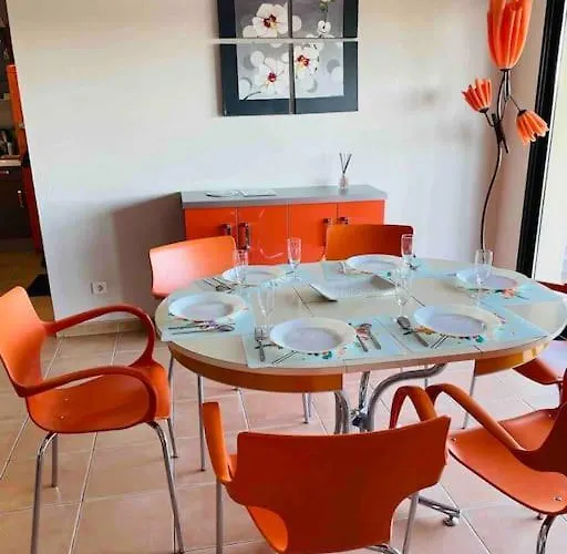 펜션 Villa*piscine*proche Sarlat *